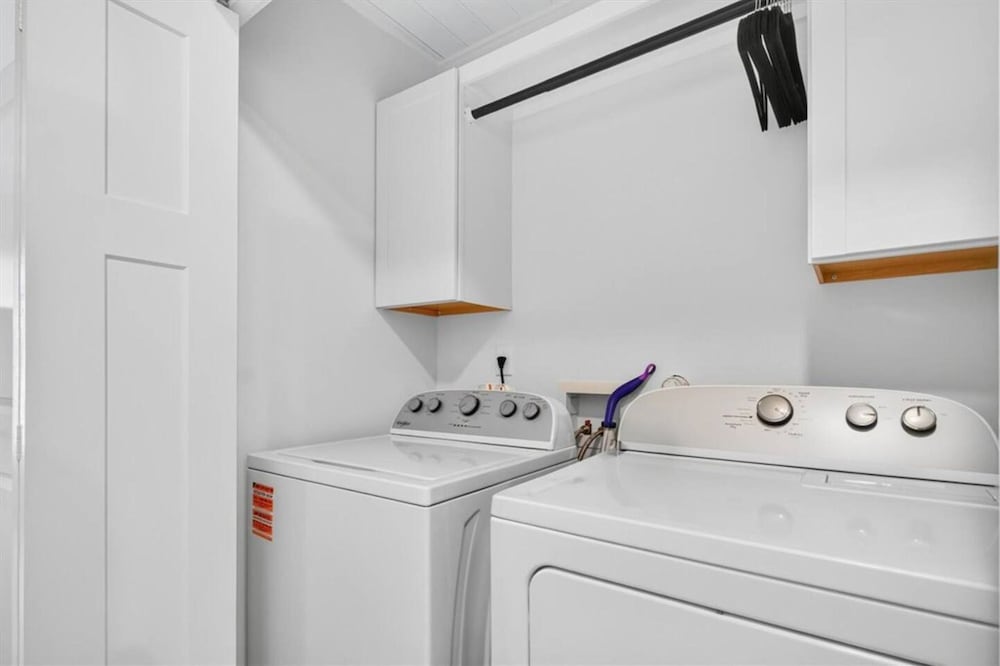 New Listing Lux Beach House Dog Friendly