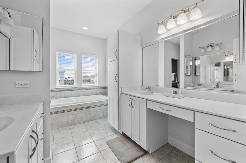 Beachfront 5BR Home With Ocean Views