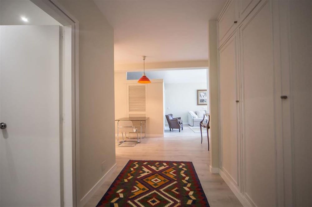 Colon 901 in Madrid With 1 Bedrooms and 1 Bathrooms