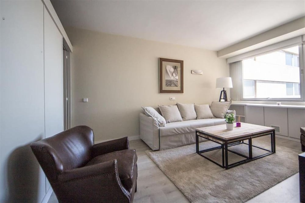 Colon 901 in Madrid With 1 Bedrooms and 1 Bathrooms