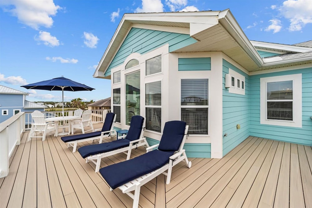 Beachfront 5BR Home With Ocean Views