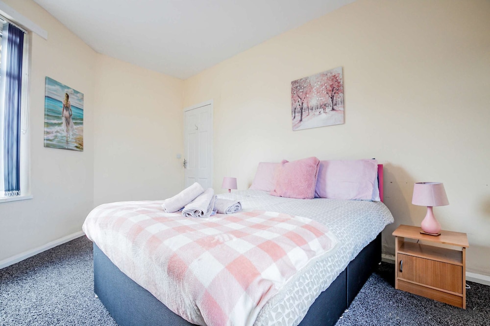 Host Stay Park Cliffe House