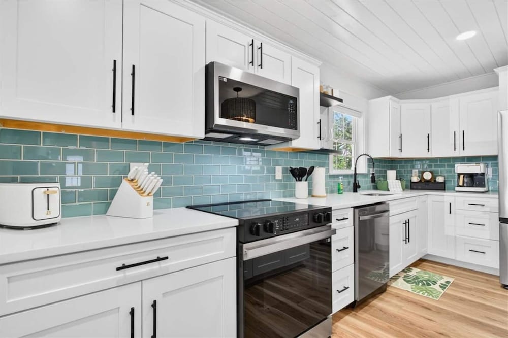 New Listing Lux Beach House Dog Friendly