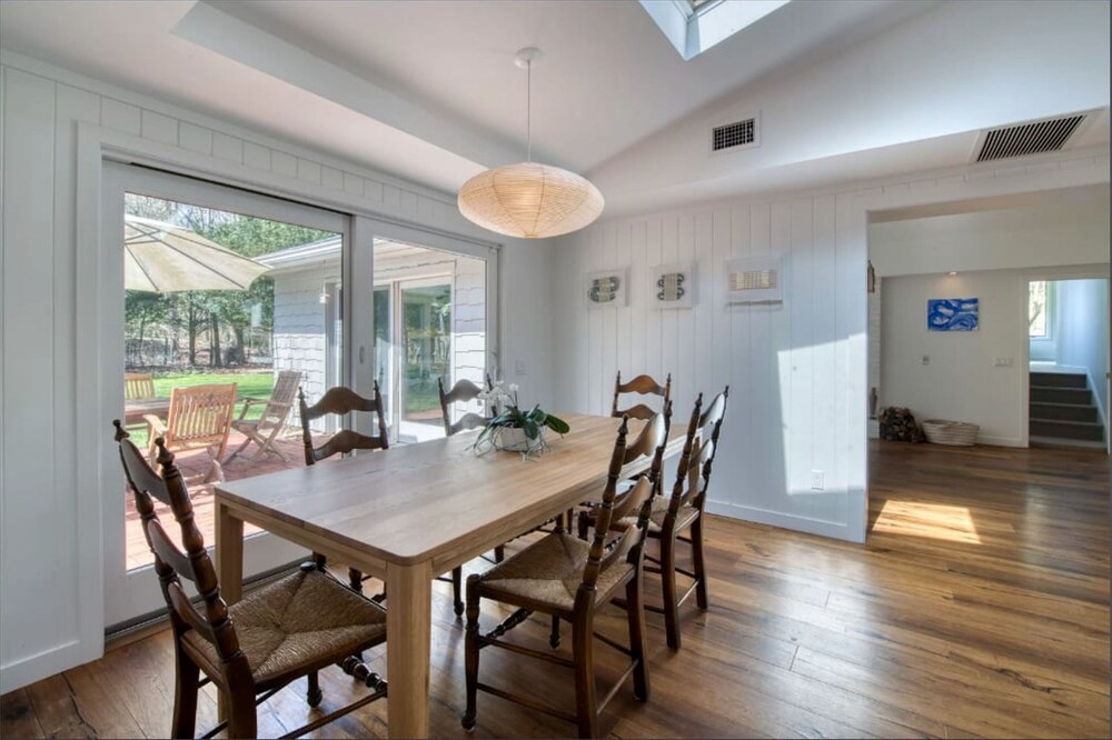 Luxurious 3BR 3 Baths House in East Hamptons view 2