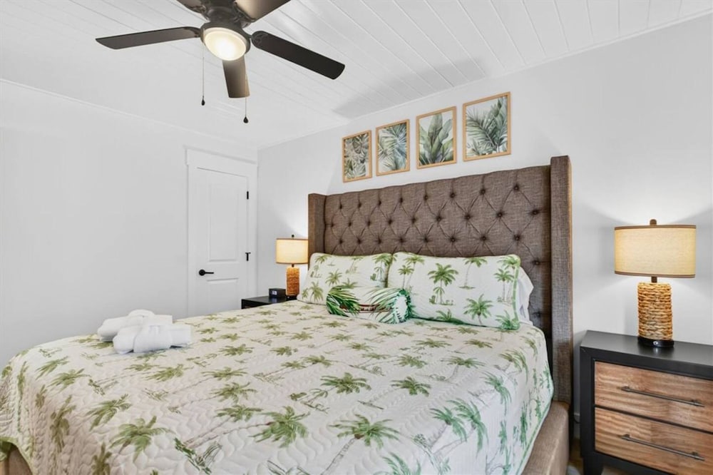 New Listing Lux Beach House Dog Friendly