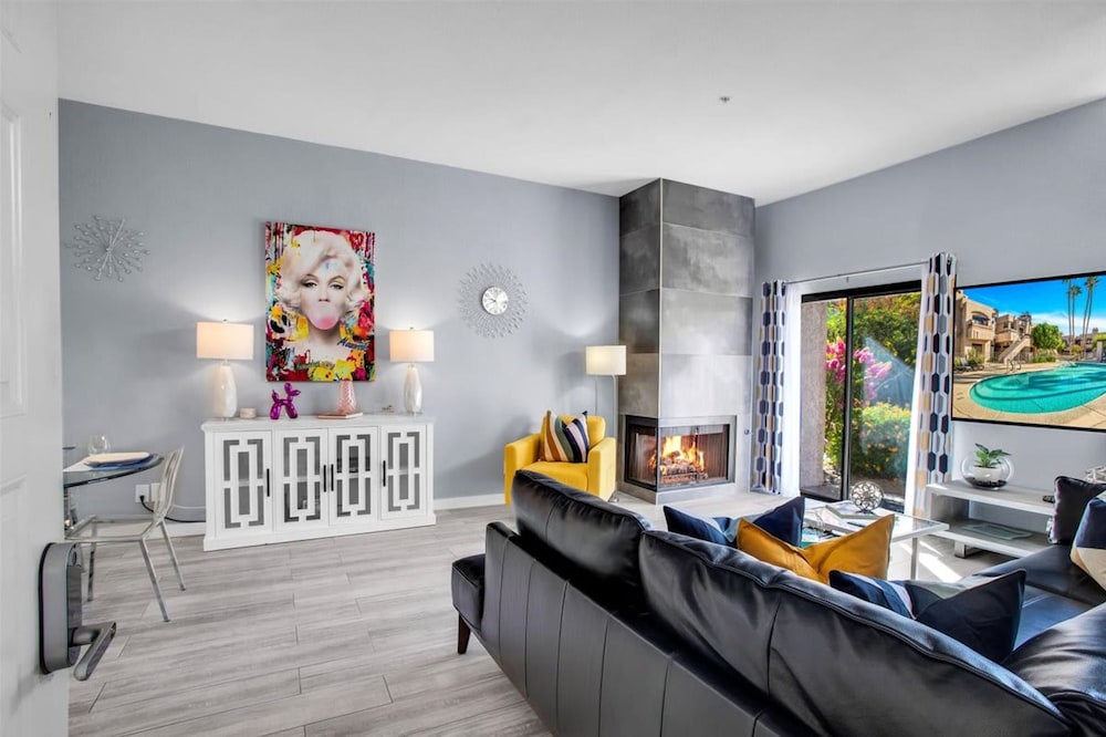 Hollywood Glam Hideaway