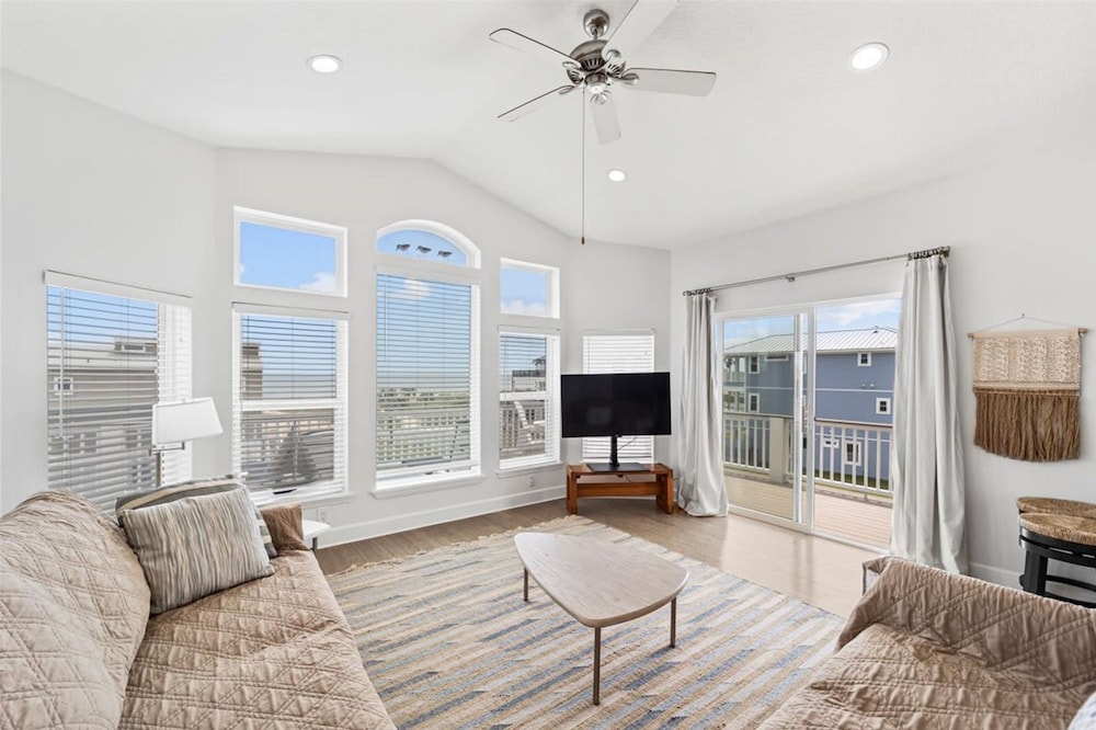Beachfront 5BR Home With Ocean Views