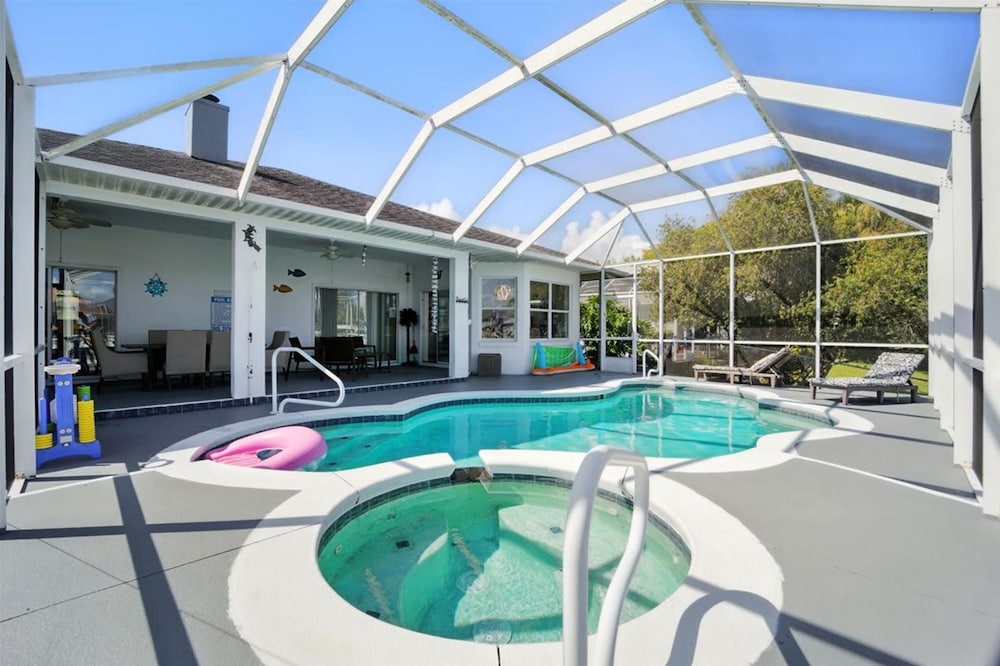 Boaters Dream Pool Spa Dock Walking Biking
