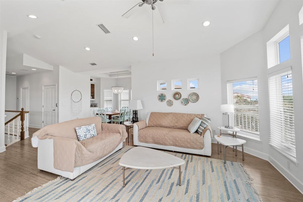 Beachfront 5BR Home With Ocean Views