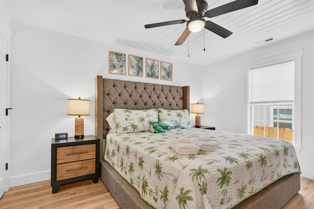 New Listing Lux Beach House Dog Friendly