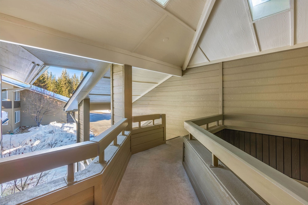 Snow Creek Peak Condo