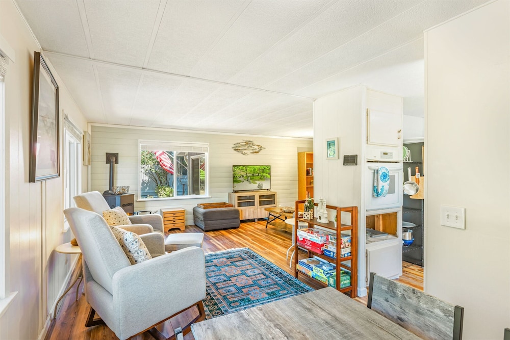 Enjoy Coastal Comfort in This Relaxing Retreat