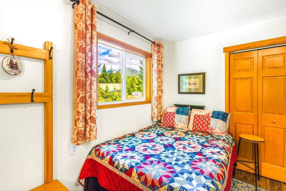 Cottonwood Chalet in Packwood