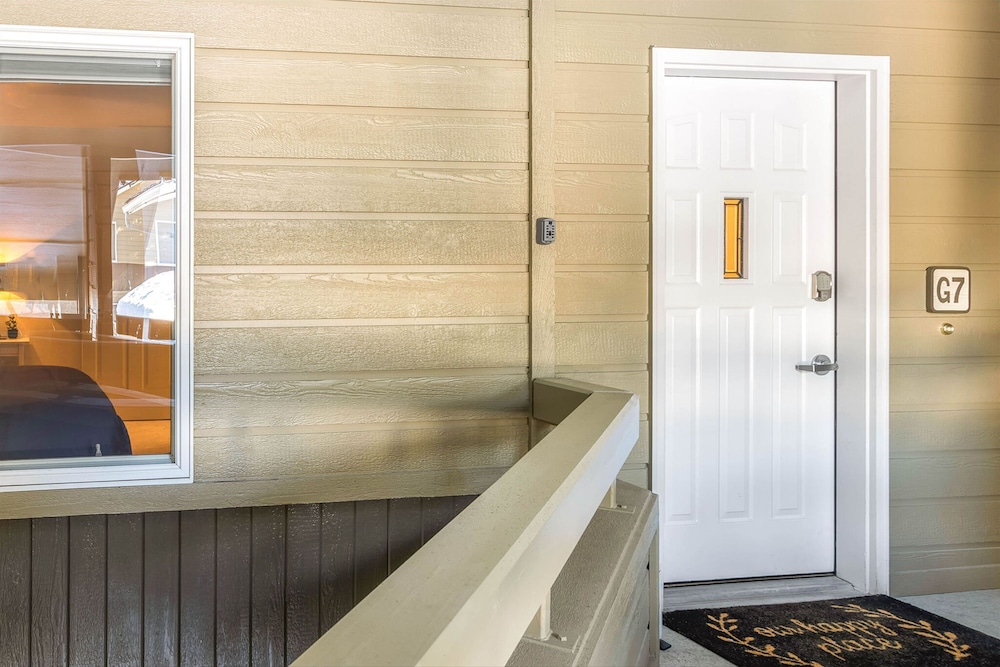 Snow Creek Peak Condo