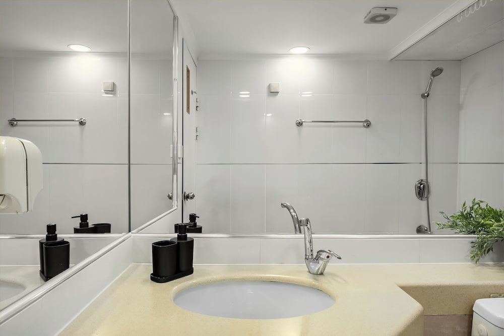 Royal Park Apt Resort by Sea N Rent
