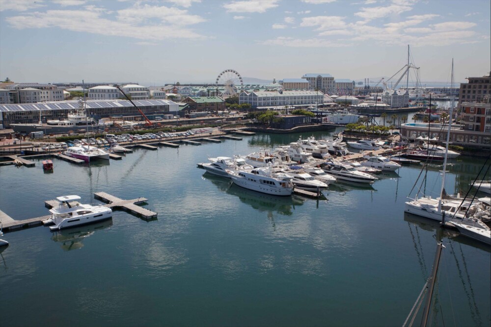 Executive Yacht View Two Bedroom Apartment - 310