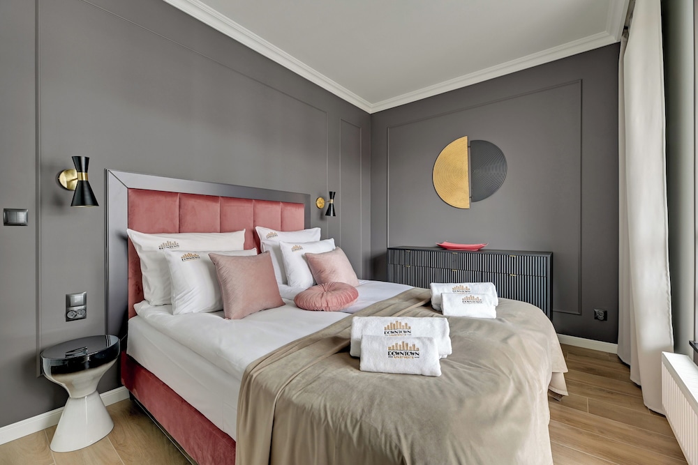 Doki Living - Foodhall & Parking by Downtown Apartments