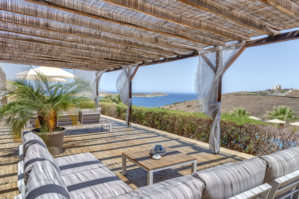 Sunrise Beach Suites