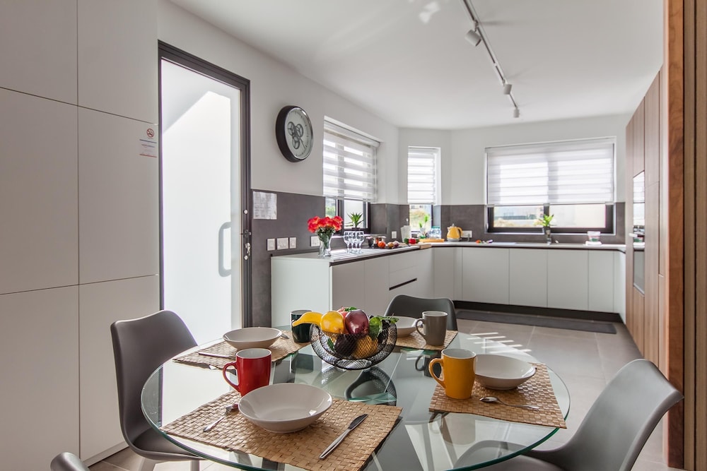 Exceptional Sunlit Apart Marsaskala Bay view 3