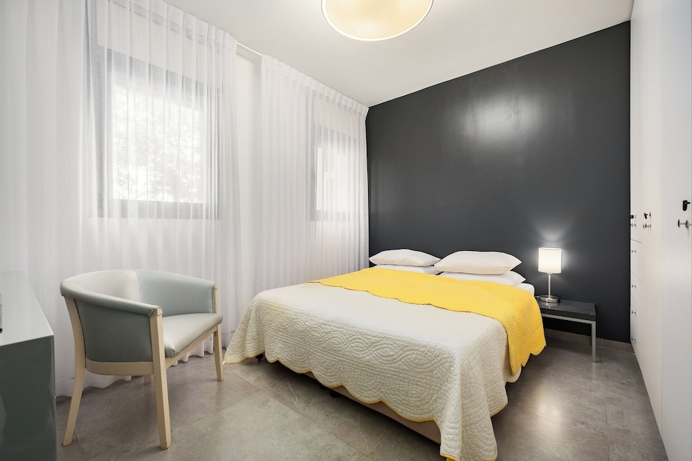 Royal Park Apt Resort by Sea N Rent