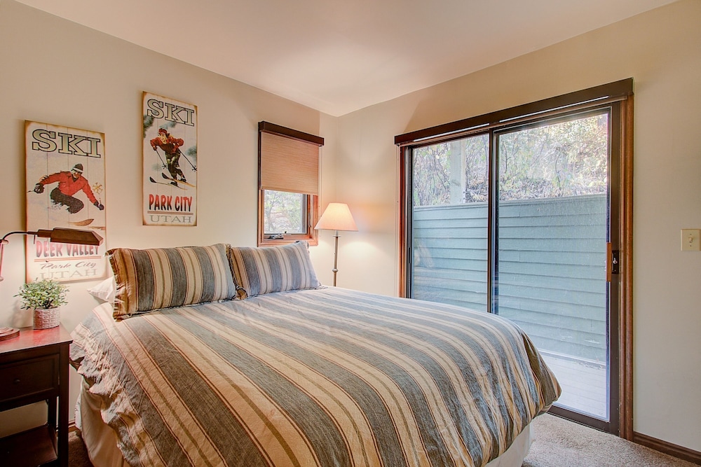 Quittin Time Townhouse Peaceful Mountain Ski-in-ski-out Retreat Close to Town