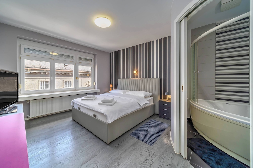 Silver Apartment With Hot Tub And Balcony view 2
