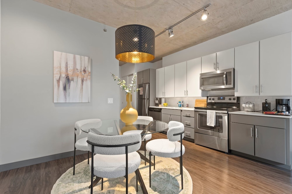 Riverwalk Apt Best Location Modern Luxury