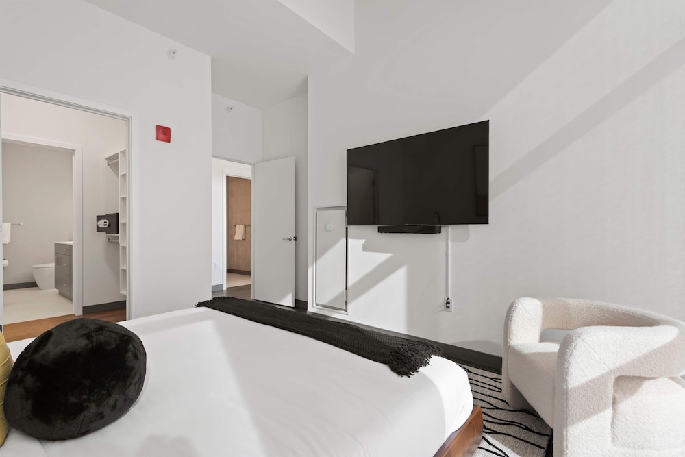 Cloud9 2x1 Apartments Fulton Market The Pop
