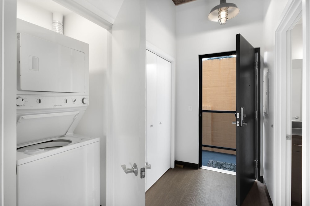 Tracyton Condo 202 in Bremerton