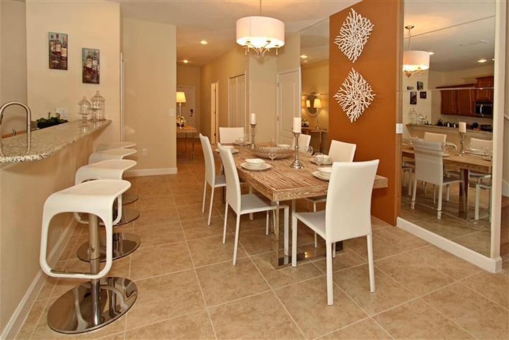 Amazing 5 Beds 4 Baths Paradise Palms Oba3000 view 2