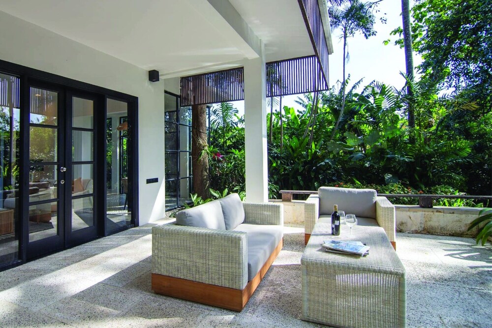 Martini Suites & Villa