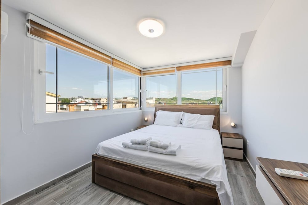 Rooftop Apartment With Private Pool