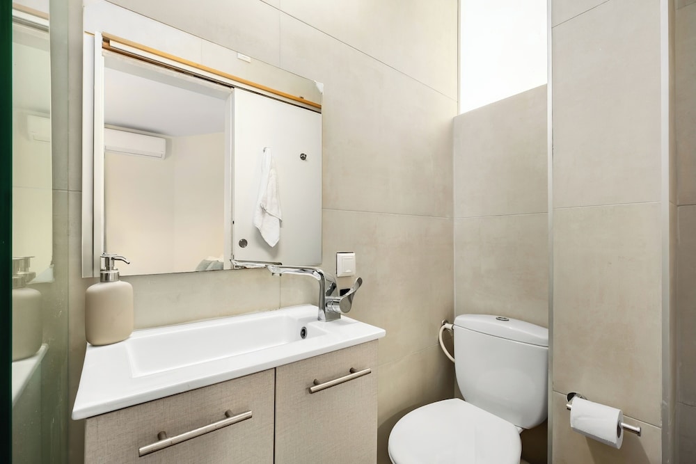 Netanya Beach Pool Studio by Sea N' Rent