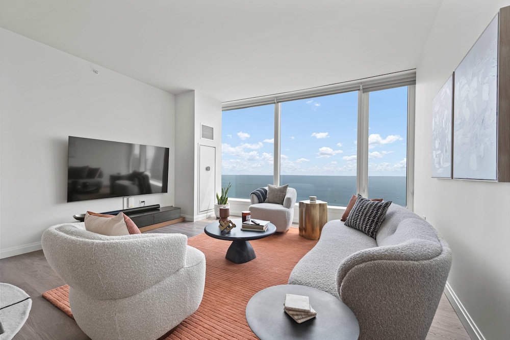 Luxe Apts Stunning Lake Views Resort Amenities