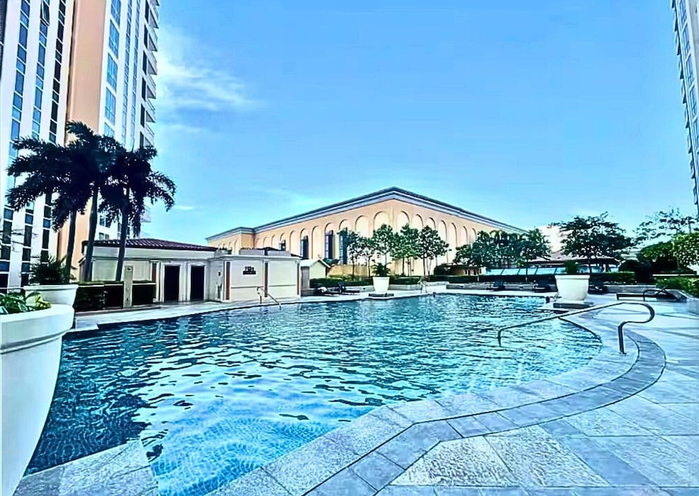 Live Luxury Living at BGC Venice