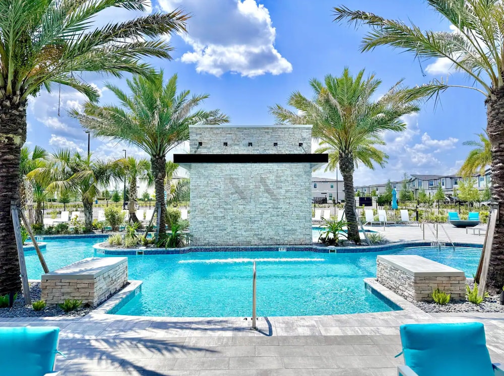 8 Bedroom Themed Rooms Huge Games Room Pool Spa