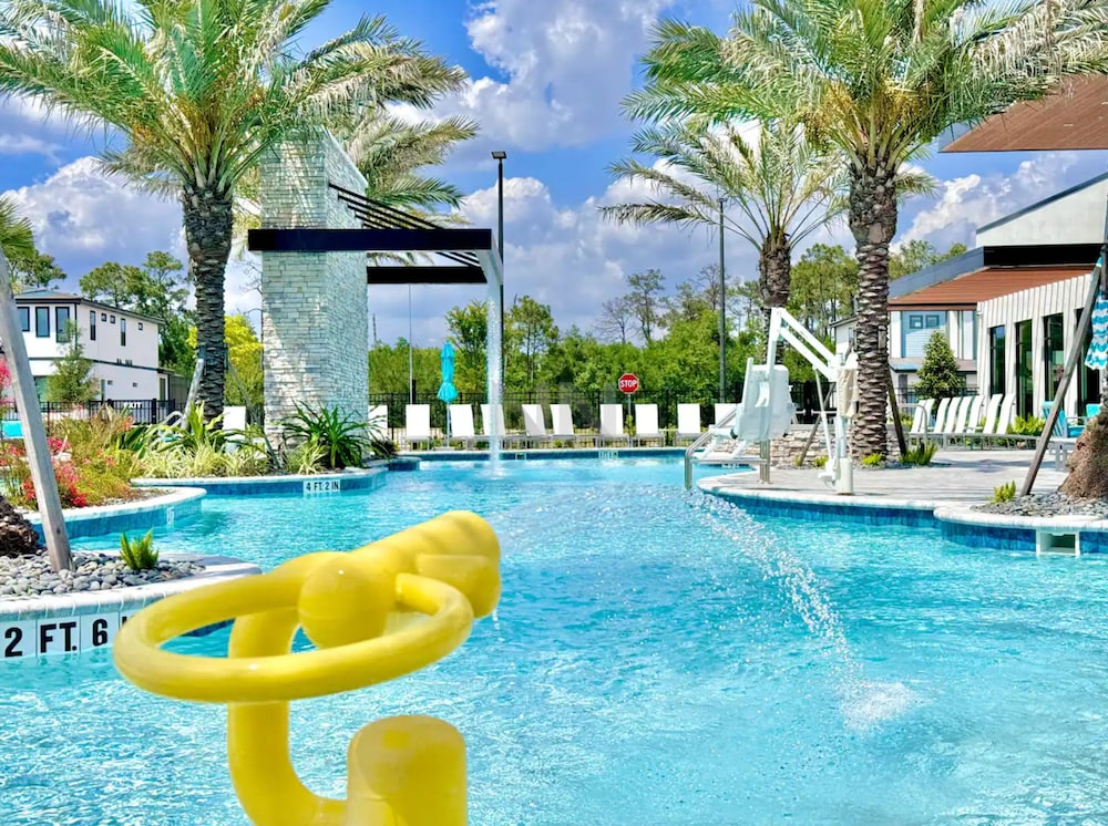 8 Bedroom Themed Rooms Huge Games Room Pool Spa