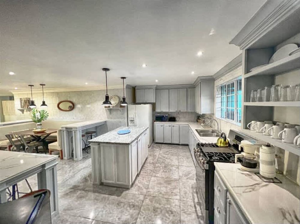 Villa Isabella Discovery Bay