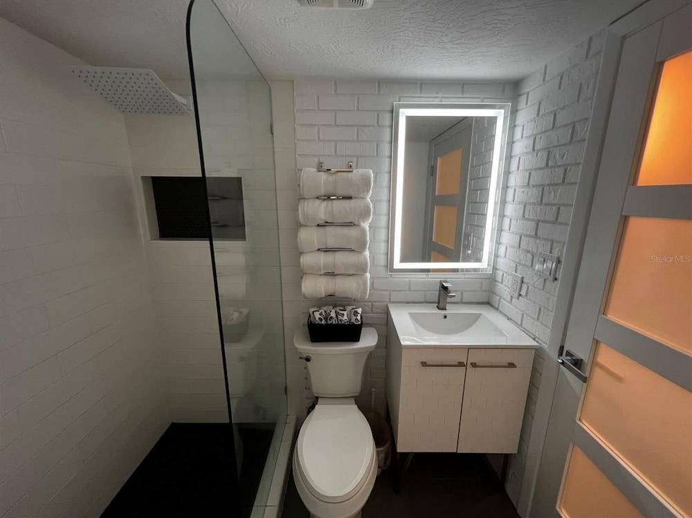 Sapphire Shores- Oceanfront at Symphony Beach Club, photo 3