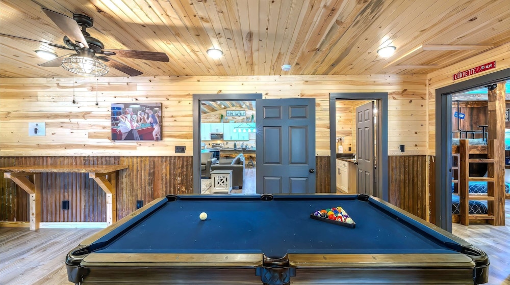 Luxury Poolside Cabin in Sevierville
