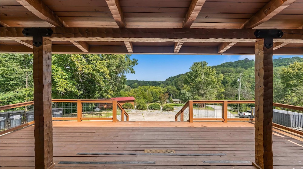 Luxury Cabin With Mountain Views Pigeon Forge