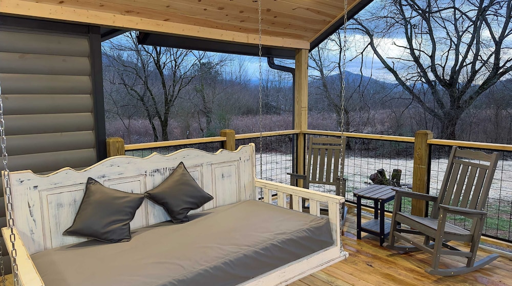 Luxury Poolside Cabin in Sevierville
