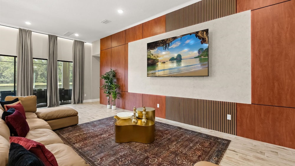 Lakeside Villa With Pool BBQ Cinema Games Room