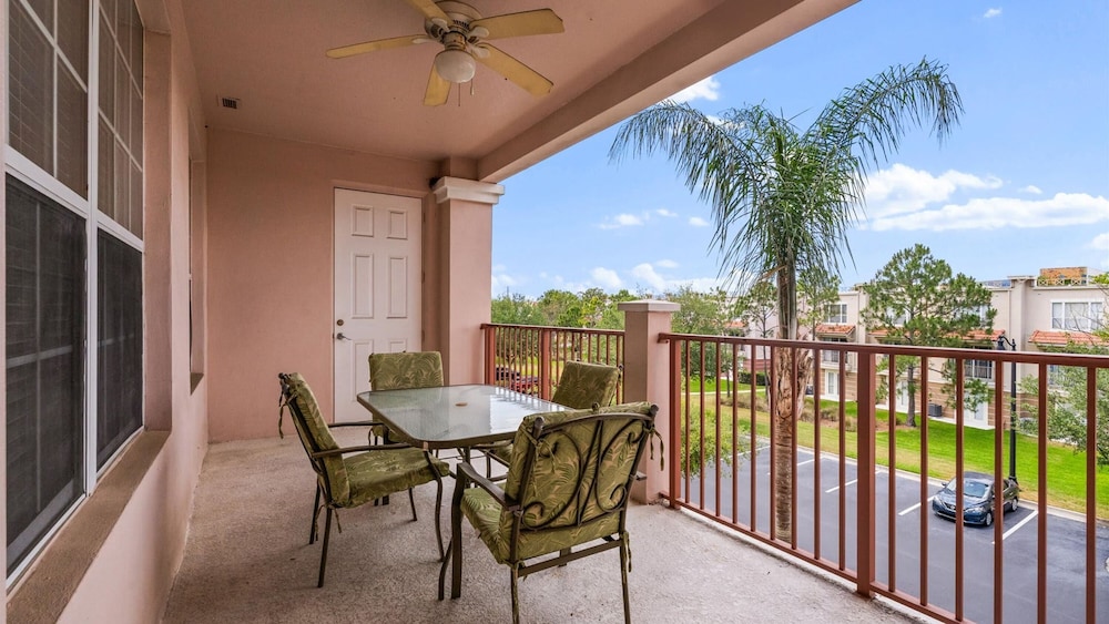 Upstay Spacious 3BR Home w Patio Vista Cay Resort