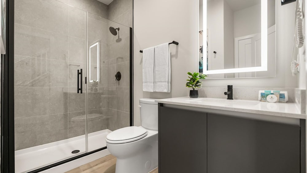 Contemporary 4BR Townhome With Pool Themed Rooms