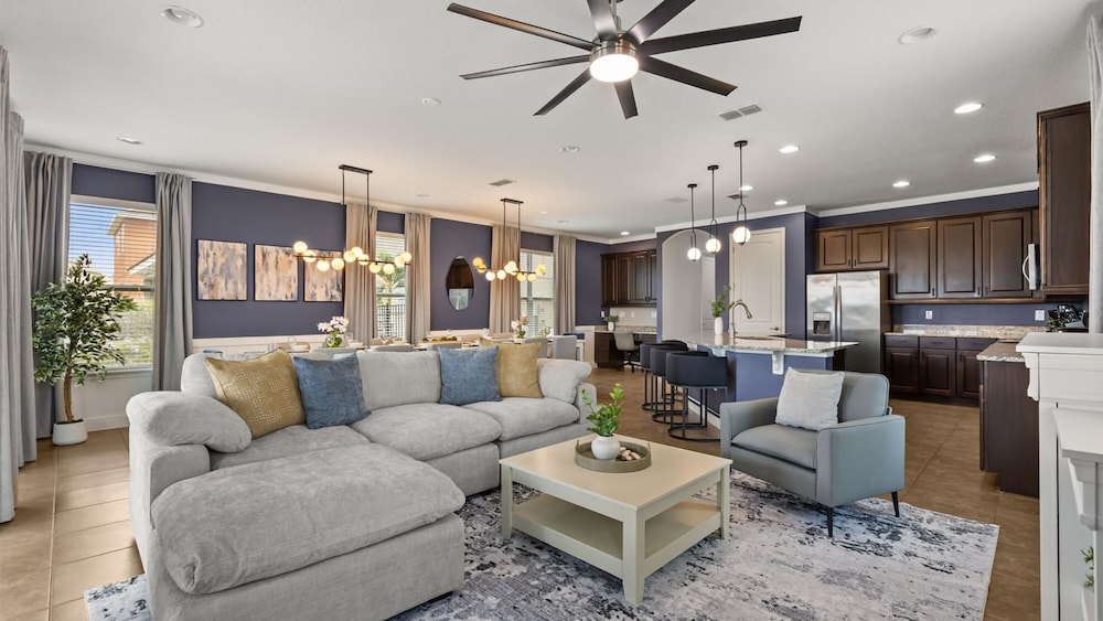 Upstay Spacious 5BR Villa Private Pool and Hot Tub