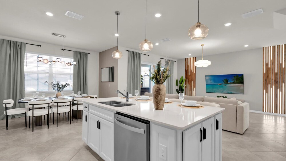 Upstay Family Home w Cinema Pool BBQ Clermont