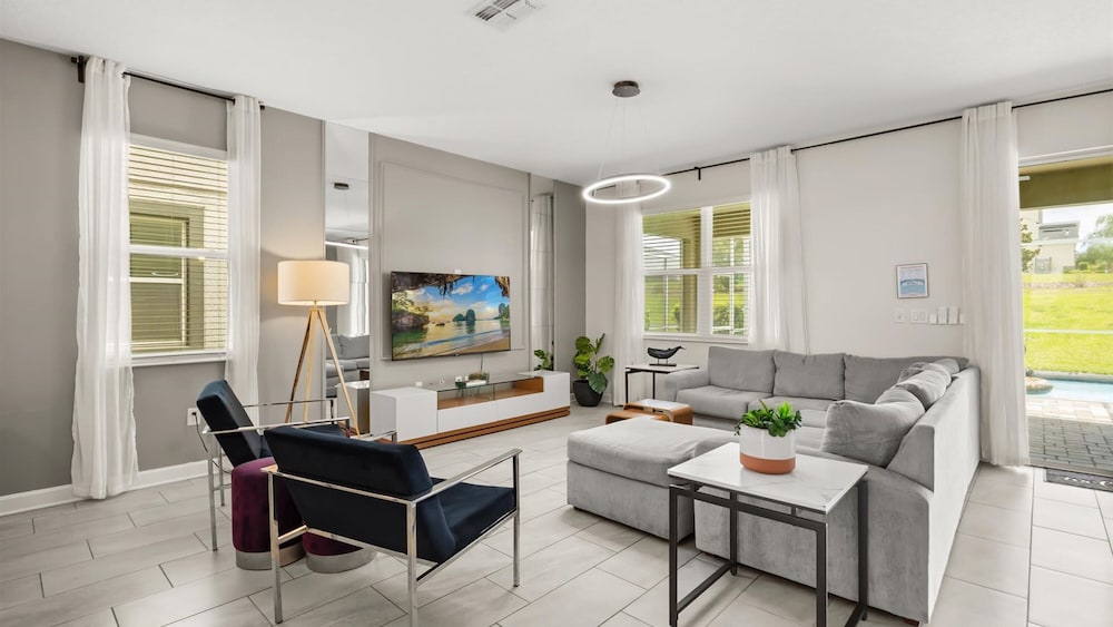 Upstay Championsgate 9BR Villa With Pool Cinema