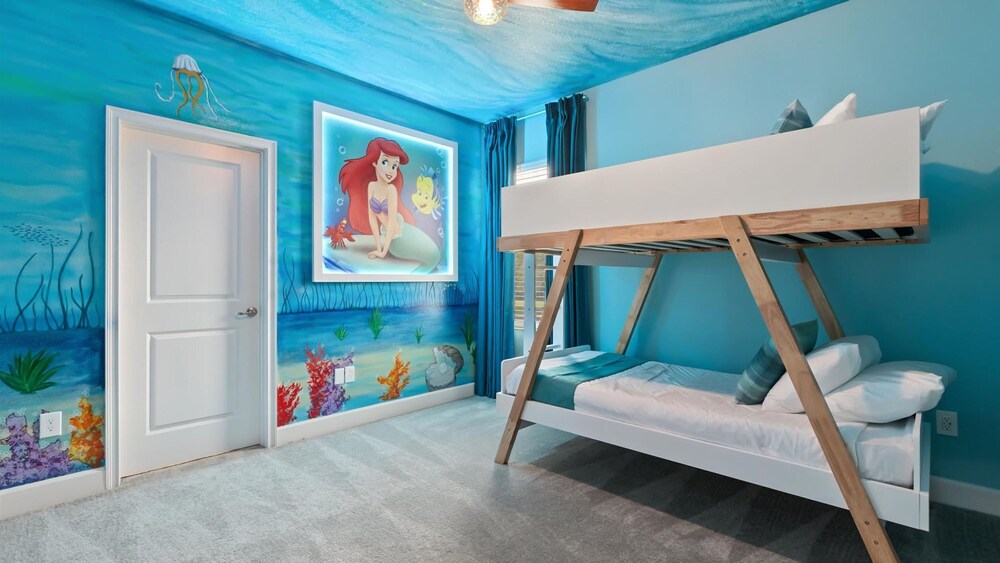 Lakeside Villa With Pool BBQ Cinema Games Room