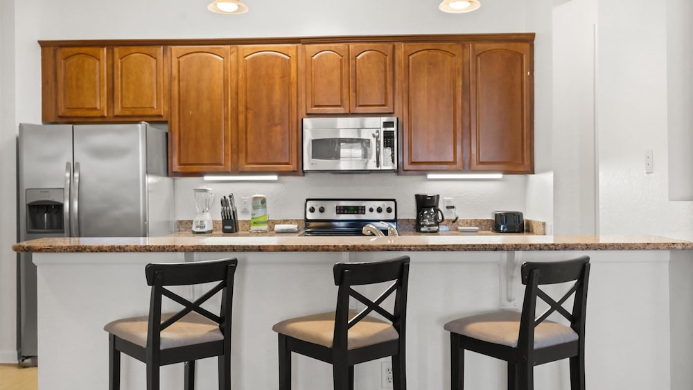 Upstay Newly Renovated Condo Near Epic Universe